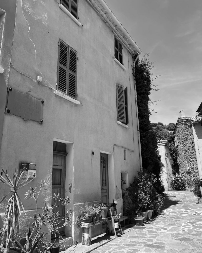 Façade ensemble immobilier Maison Pouverin