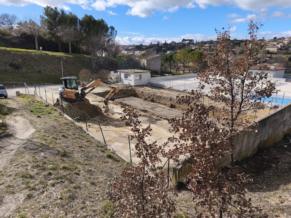 Construction des futurs vestiaires de la piscine municipale de la Commune de Valensole par l'équipe MOE 3i Conseils et 3i Architectes