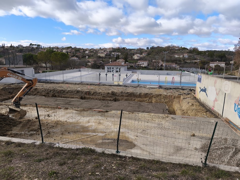 Construction des futurs vestiaires de la piscine municipale de la Commune de Valensole par l'équipe MOE 3i Conseils et 3i Architectes